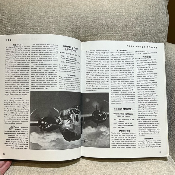 UFO The Complete Sightings by Peter Brookesmith - Picture 4 of 7